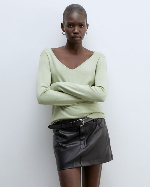 Suéter Sfera pull over verde manga larga para mujer