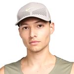 104836633-Gorra-deportiva-Nike-gris-texturizada-con-estampado-para-hombre-