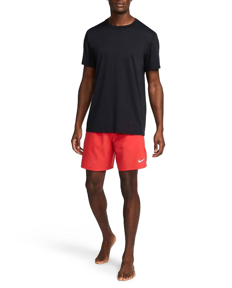 104836670-Short-deportivo-Nike-rojo-solido-para-hombre