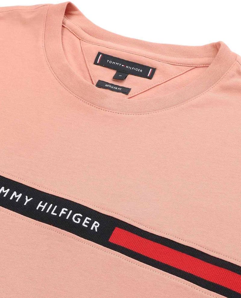 104794077-Camiseta-Tommy-Hilfiger-rosada-estampada-para-hombre
