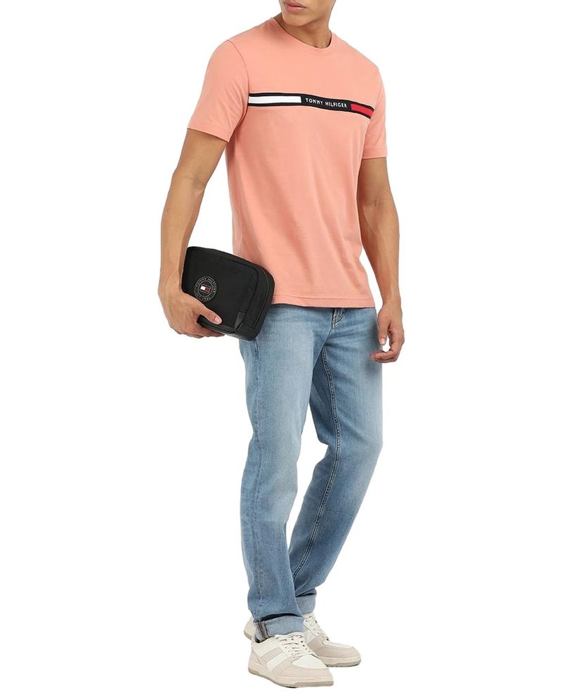 104794077-Camiseta-Tommy-Hilfiger-rosada-estampada-para-hombre