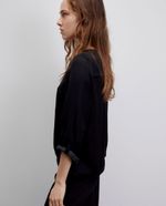 104832429-Blusa-Sfera-casual-negra-manga-larga-para-mujer