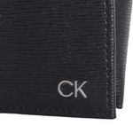 104759033-Billetera-trifold-Calvin-Klein-negra-texturizada-para-hombre-