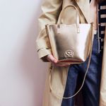 104832675-Cartera-crossbody-Sfera-color-dorado-para-mujer