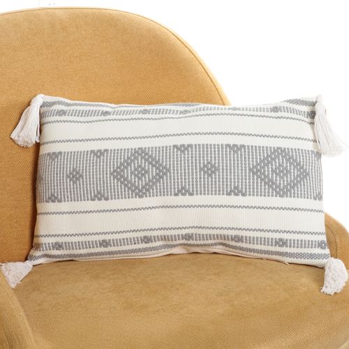 Cojín decorativo con rombos y pom pom 30x50 cm