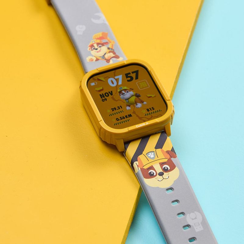 104837001-Reloj-smartwatch-Cubitt-Jr.-Paw-Patrol-Rubble-Yellow-Hero-para-niño
