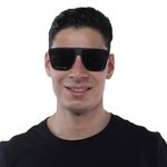 104766401-Lentes-de-sol-wayfarer-para-hombre-Tommy-Hilfiger