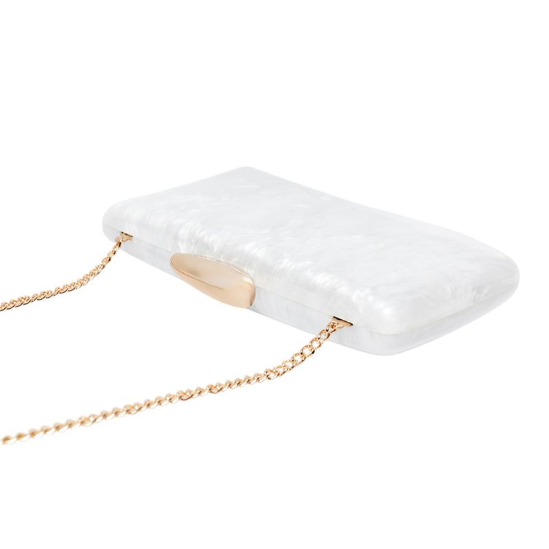 104832667-Cartera-clucth-Sfera-color-blanco-para-mujer