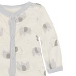 Pijama-beige-con-estampado-de-elefantes-para-bebe-niño-104803134