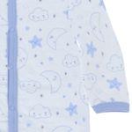 Pijama-celeste-con-estampado-de-estrellas-para-bebe-niño-104803138