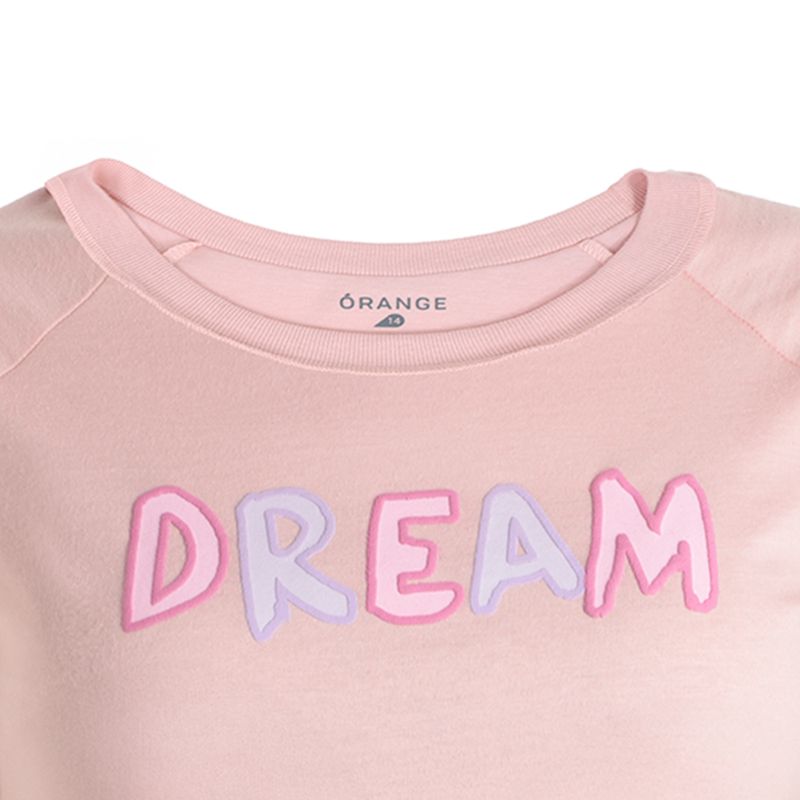 Blusa-rosada-con-estampado-para-niña-104793596