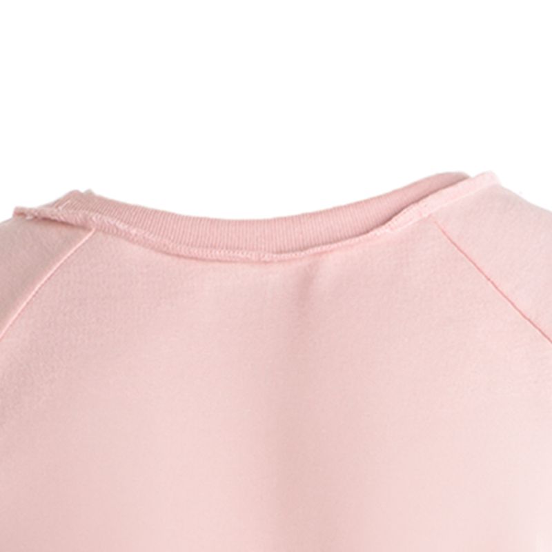 Blusa-rosada-con-estampado-para-niña-104793596