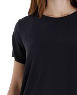 104767068-Camiseta-deportiva-Boomerang-negra-solida-para-mujer