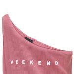 Blusa-rosada-con-estampado-para-niña-104785746