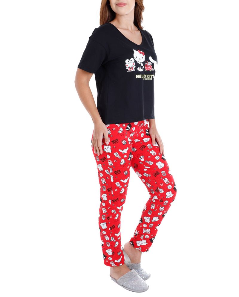 104785447-Pijama-con-pantalon-St.-Jacks-estampada-Hello-Kitty-para-mujer
