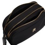 104837492-Cartera-crossbody-Tommy-Hilfiger-negra-para-mujer