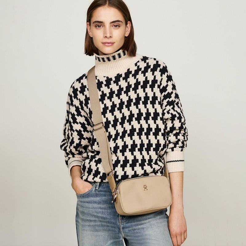 104837489-Cartera-crossbody-Tommy-Hilfiger-beige-para-mujer