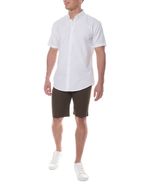104693888-Camisa-casual-regular-fit-Gents-blanca-solida-para-hombre