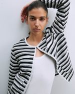 104832482-Chaqueta-Sfera-tweed-rayado-para-mujer
