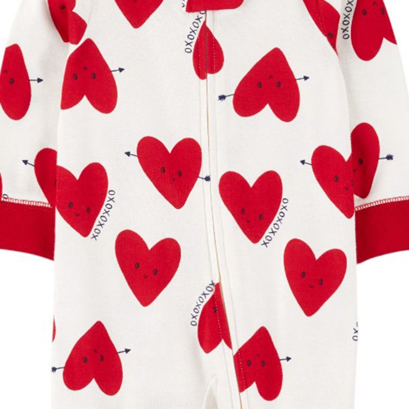 Pijama-bicolor-con-estampado-de-corazones-para-bebe-niña-104846120
