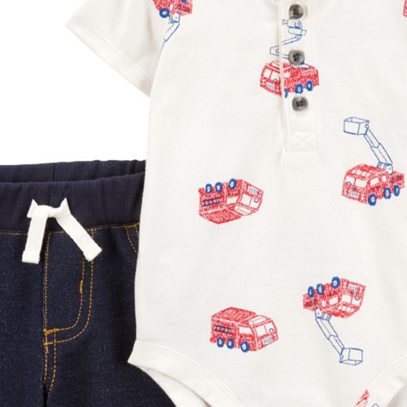 Conjunto-de-2-piezas-bicolor-con-estampado-para-bebe-niño-104846411