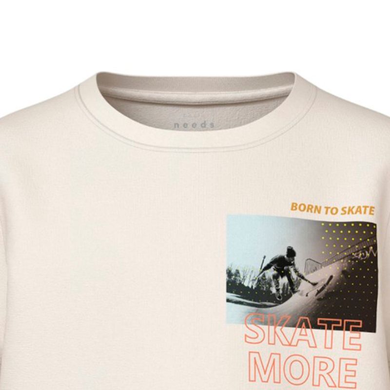 104842419-Camiseta-blanca-con-estampado-para-niño