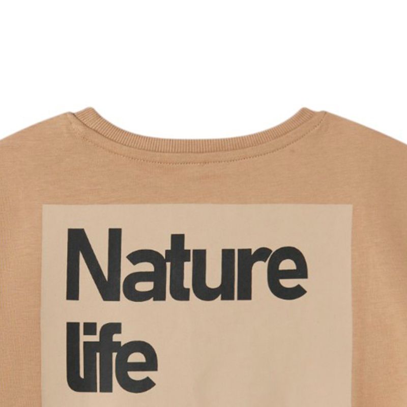104842443-Camiseta-beige-con-estampado-para-niño