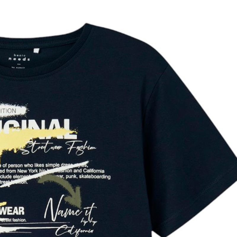 104842452-Camiseta-azul-con-estampado-para-niño