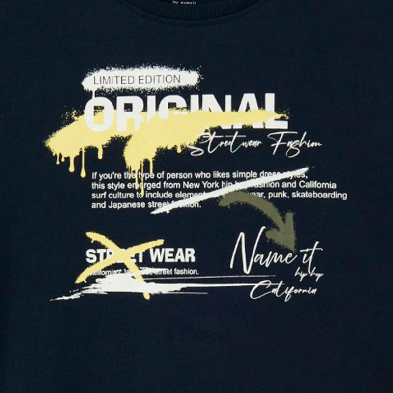 104842452-Camiseta-azul-con-estampado-para-niño