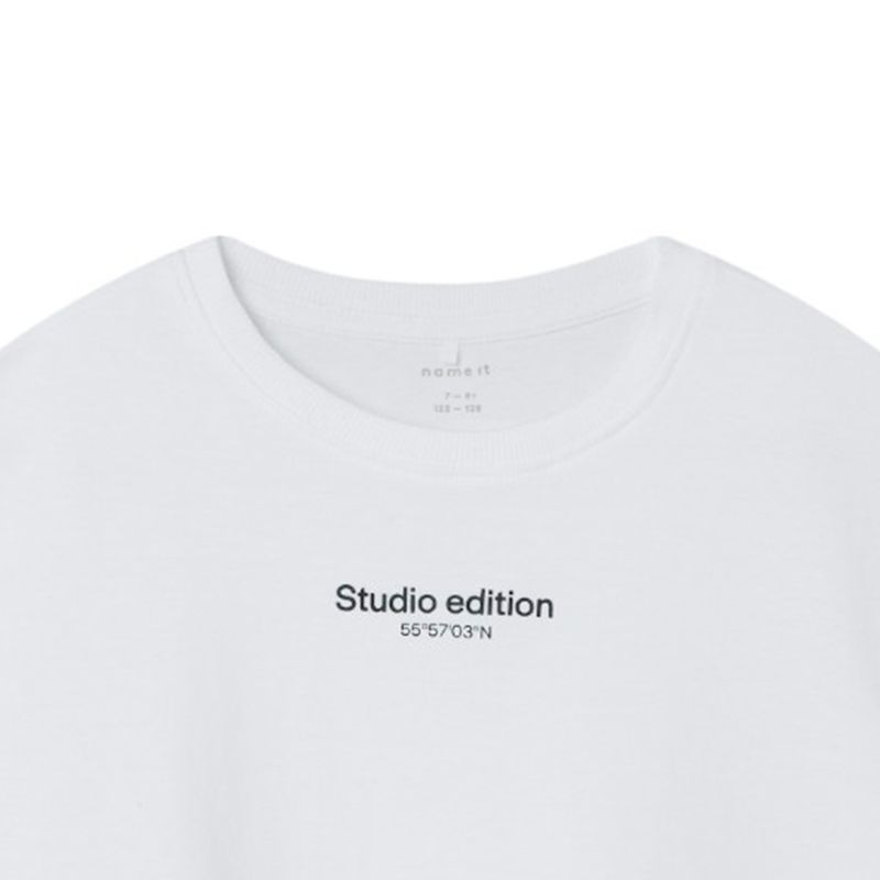 104842467-Camiseta-blanca-con-estampado-para-niño