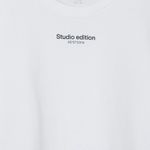 104842467-Camiseta-blanca-con-estampado-para-niño