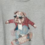 104842552-Camiseta-gris-con-estampado-para-niño