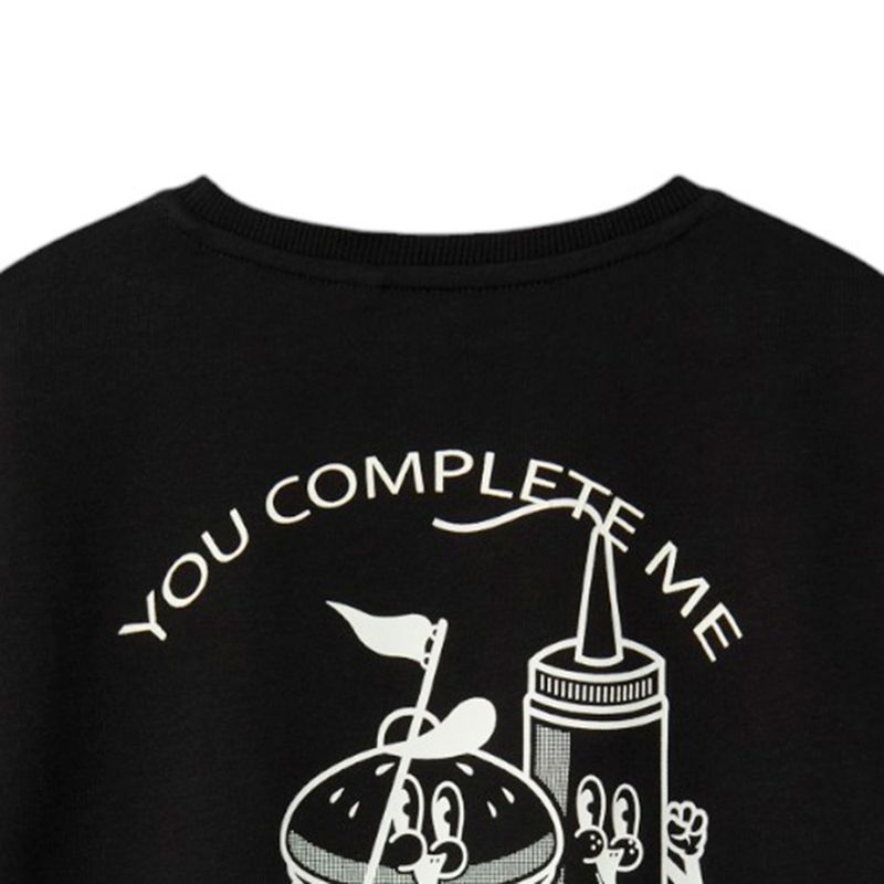 104842570-Camiseta-negra-con-estampado-para-niño