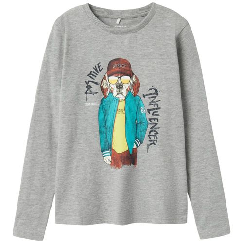 Camiseta gris con estampado para niño