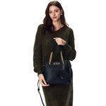104814527-Cartera-satchel-H-Co-color-negro-para-mujer