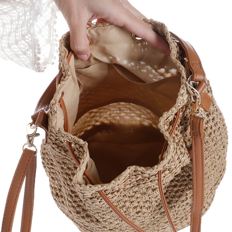 104727498-Cartera-bucket-Sabrina-color-khaki-para-mujer