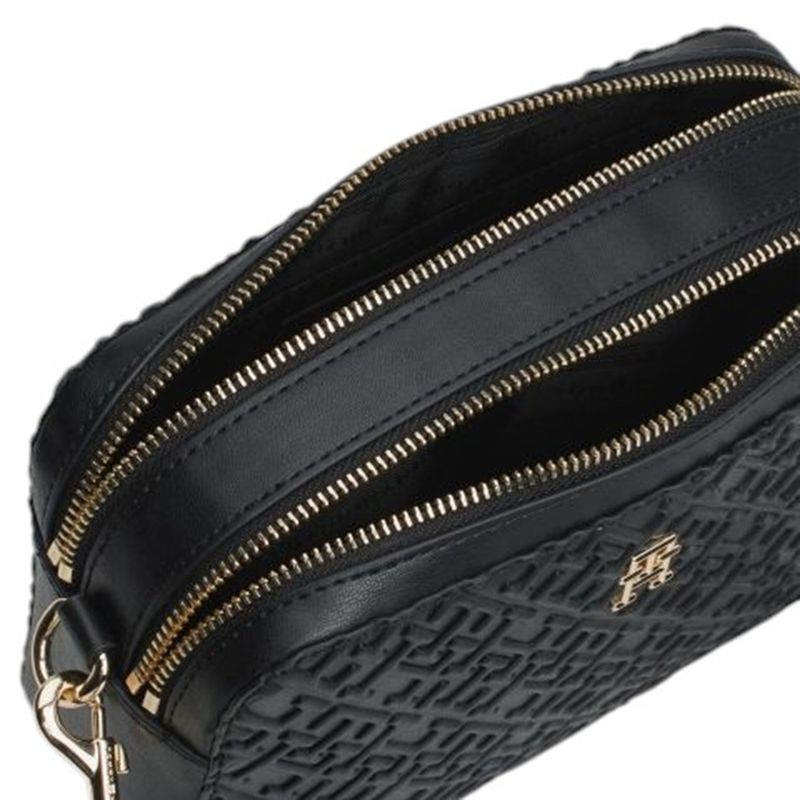 104837484-Cartera-crossbody-Tommy-Hilfiger-color-negro-para-mujer