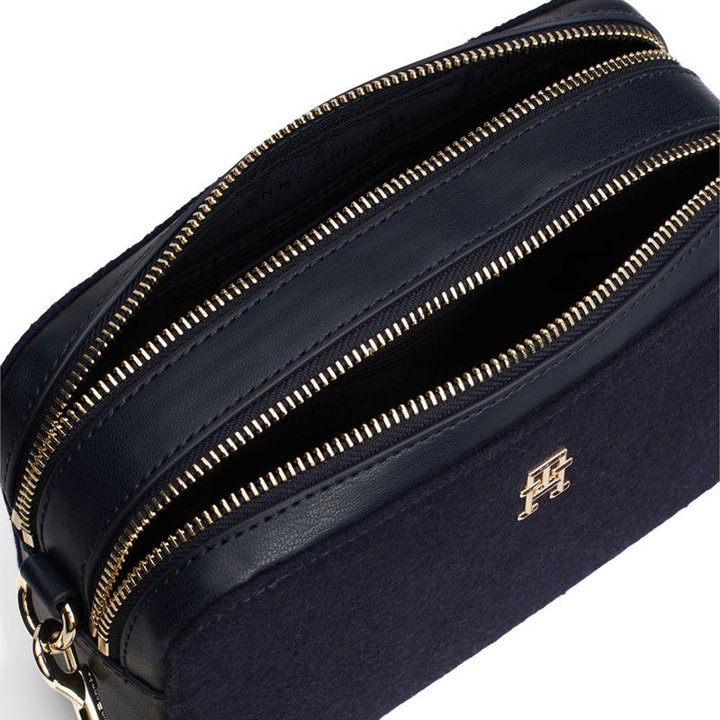 104837493-Cartera-crossbody-Tommy-Hilfiger-color-azul-para-mujer