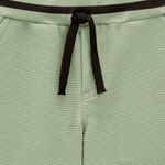 Short-verde-solido-para-niño-104810032