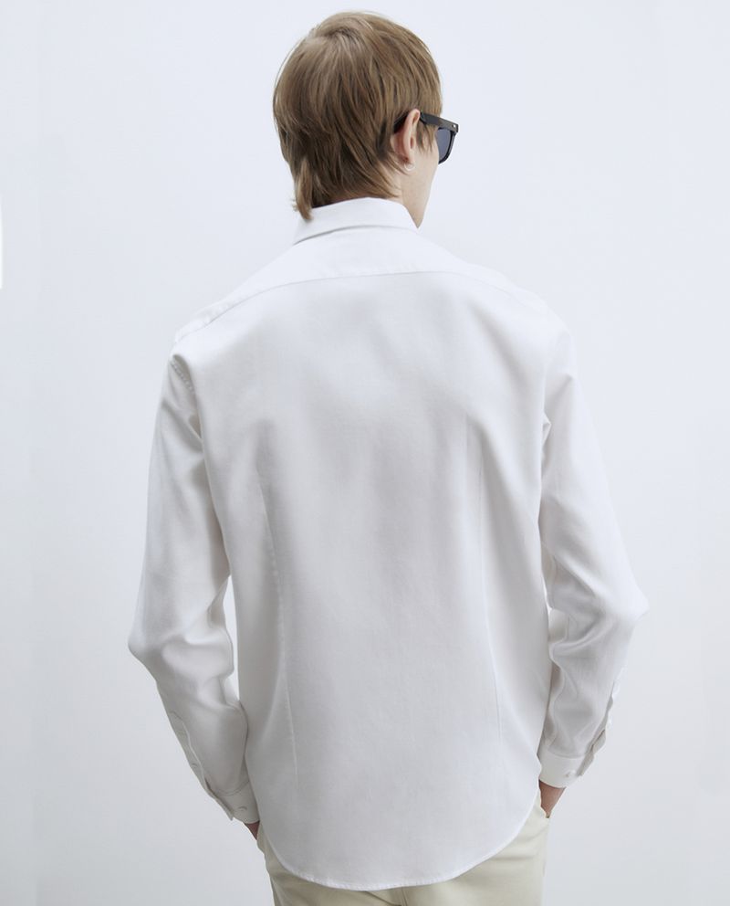 104835391-Camisa-oxford-Sfera-blanca-texturizada-para-hombre