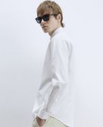 104835391-Camisa-oxford-Sfera-blanca-texturizada-para-hombre