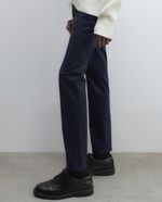 104835411-Pantalon-casual-Sfera-slim-fit-azul-navy-solido-para-hombre-
