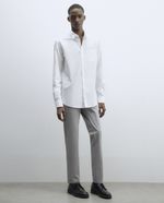 104835469-Pantalon-chino-Sfera-slim-fit-gris-solido-para-hombre