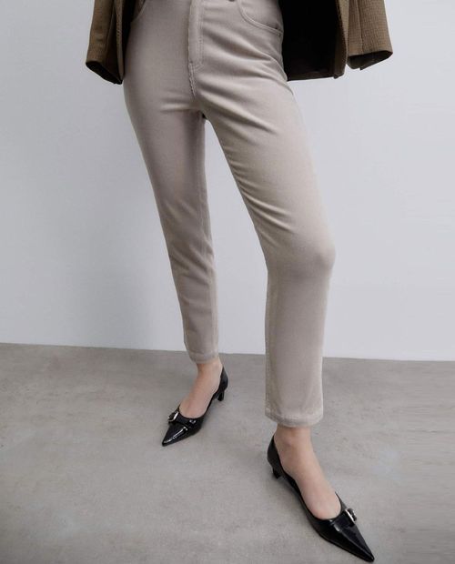 Pantalón Sfera slim beige de cintura alta para mujer