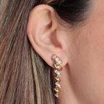 104809057-Aretes-largos-de-color-dorado-para-mujer