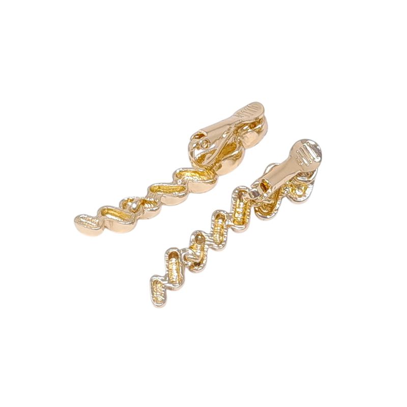 104809057-Aretes-largos-de-color-dorado-para-mujer