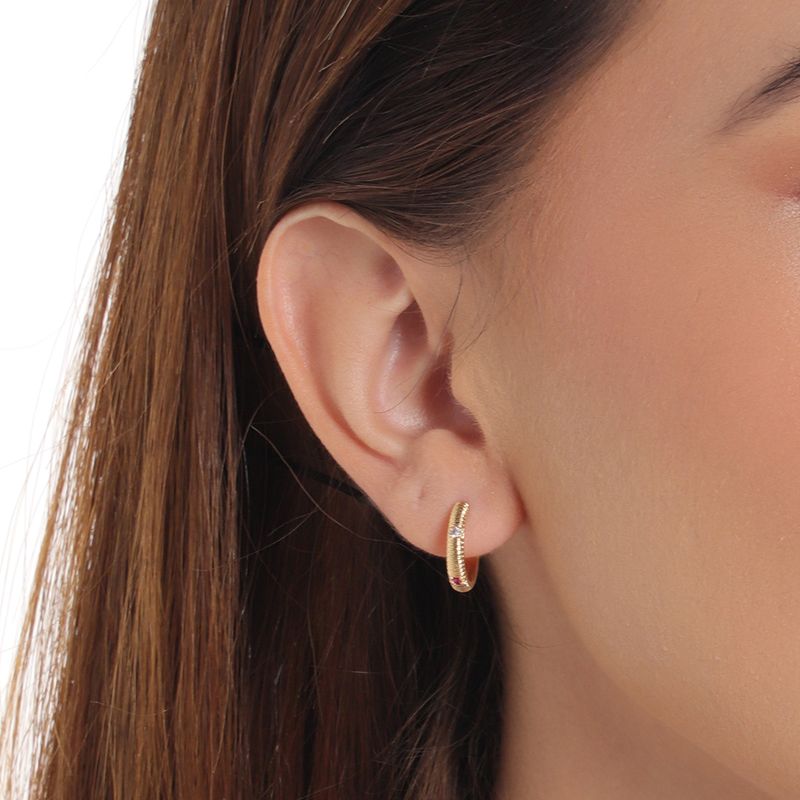 104841287-Argollas-color-dorado-para-mujer