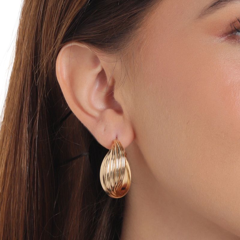 104720423-Argollas-color-dorado-para-mujer