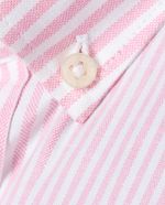 104826100-Camisa-casual-Oscar-de-la-Renta-tailored-fit-rosada-rayada-para-hombre-
