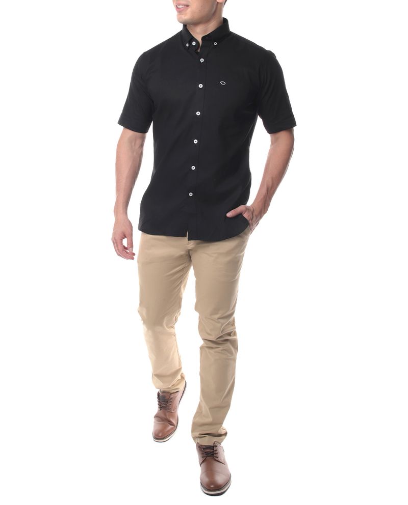 104826474-Camisa-casual-Oscar-de-la-Renta-classic-fit-negra-solida-para-hombre-